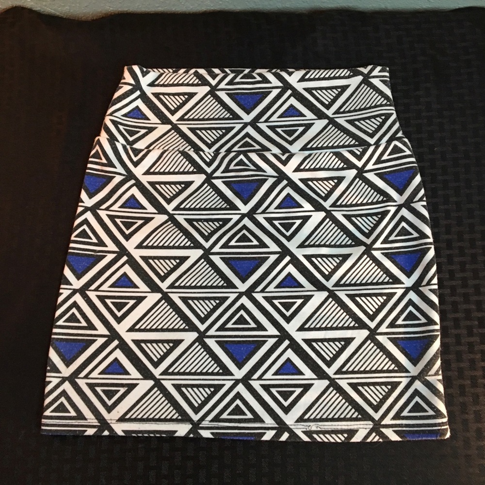 Vintage Retro LA Banga Blue, White, & Black Aztec style mini skirt Size Medium